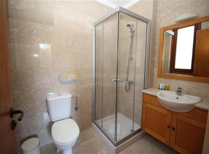 Image No.10-3 Bed Villa / Detached for sale