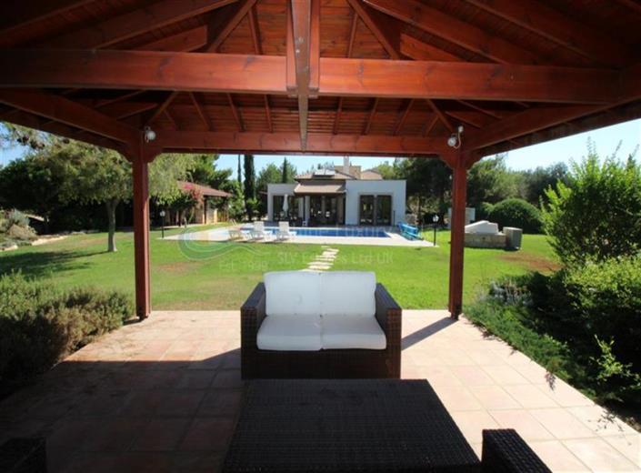 Image No.13-3 Bed Villa / Detached for sale