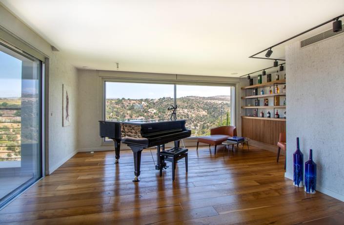 Image No.10-4 Bed Villa for sale