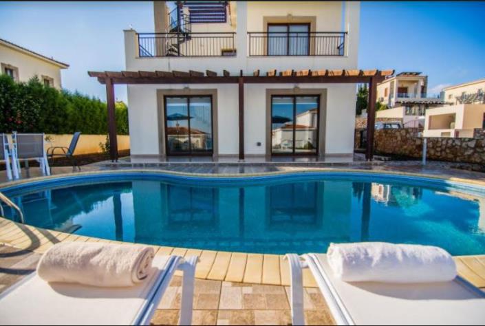 Image No.9-3 Bed Villa / Detached for sale