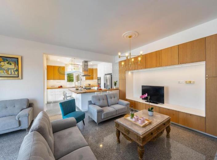 Image No.8-6 Bed Villa / Detached for sale