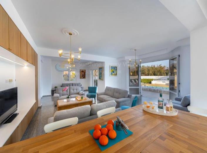 Image No.9-6 Bed Villa / Detached for sale