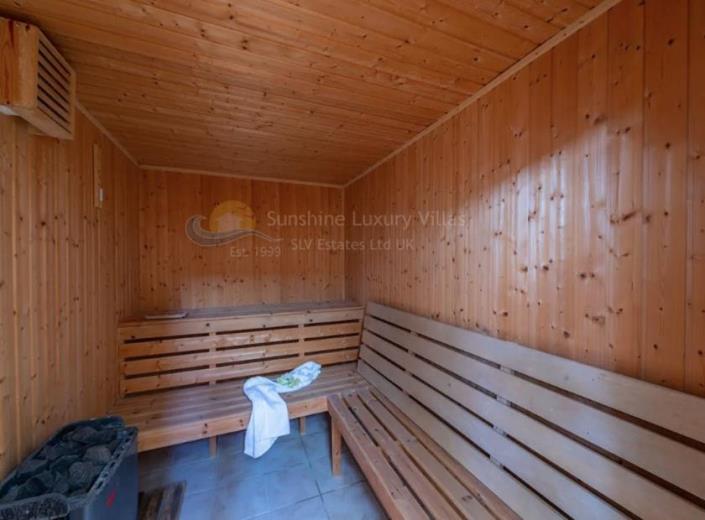 Image No.30-6 Bed Villa / Detached for sale