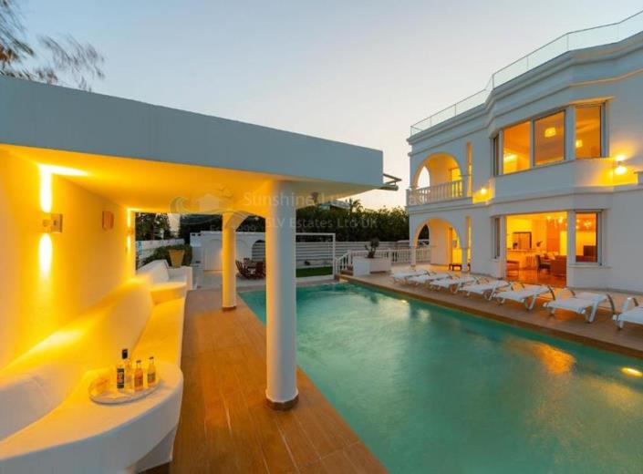 Image No.36-6 Bed Villa / Detached for sale