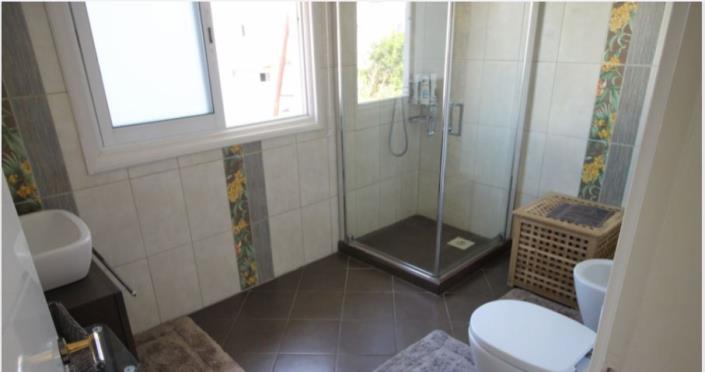 Image No.18-5 Bed Villa for sale