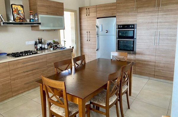 Image No.4-5 Bed House/Villa for sale