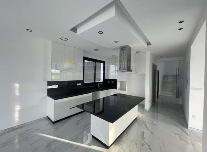 Image No.8-5 Bed Villa for sale