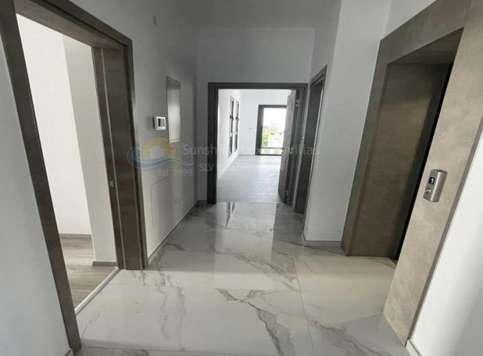 Image No.17-5 Bed Villa for sale