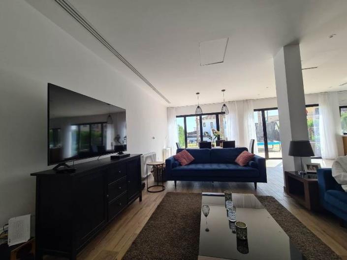 Image No.11-4 Bed House/Villa for sale