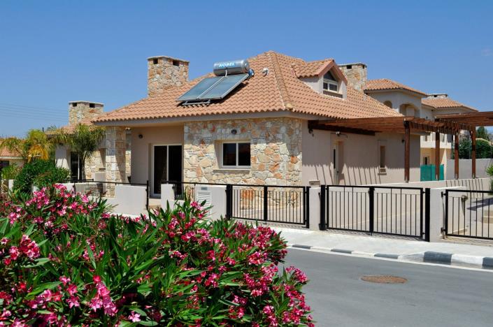 Image No.14-2 Bed Maisonette for sale