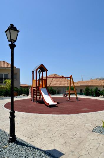 Image No.15-2 Bed Maisonette for sale