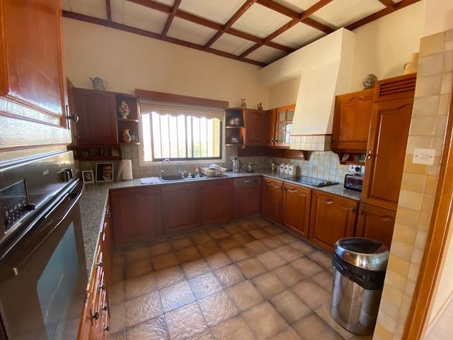 Image No.5-4 Bed House/Villa for sale