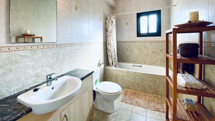 Image No.12-4 Bed House/Villa for sale