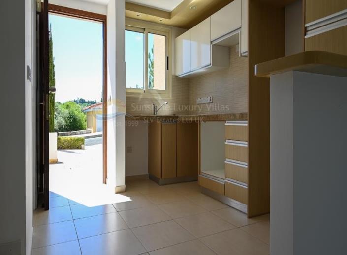 Image No.6-2 Bed Townhouse for sale