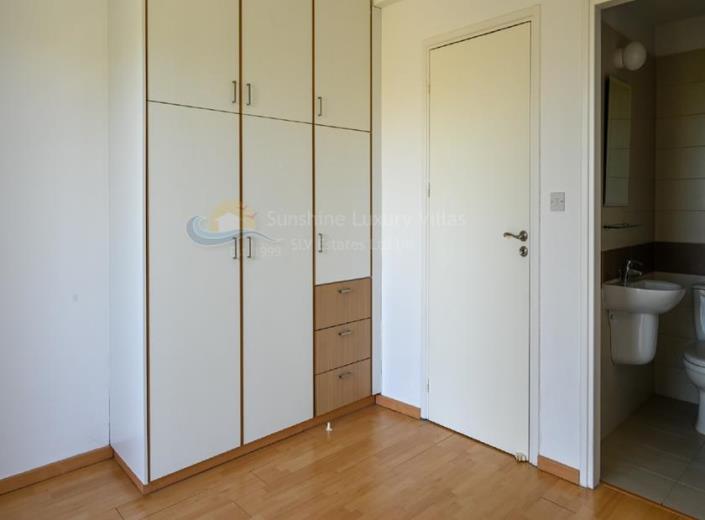 Image No.8-2 Bed Townhouse for sale