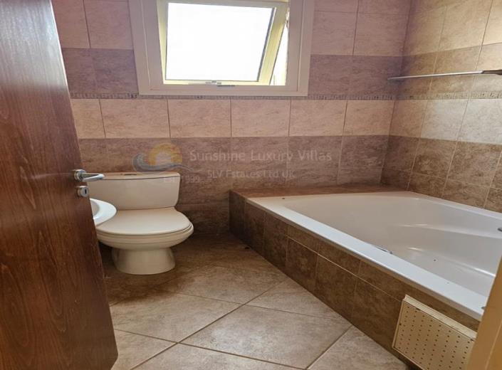 Image No.7-3 Bed Villa for sale