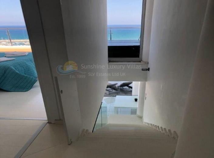 Image No.21-3 Bed Apartment for sale