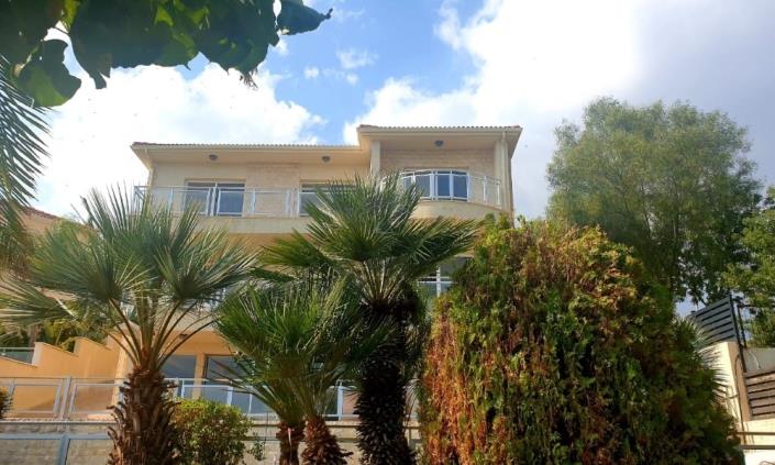 Image No.2-4 Bed House/Villa for sale