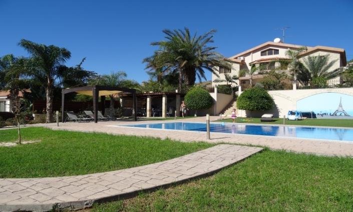 Image No.1-4 Bed House/Villa for sale