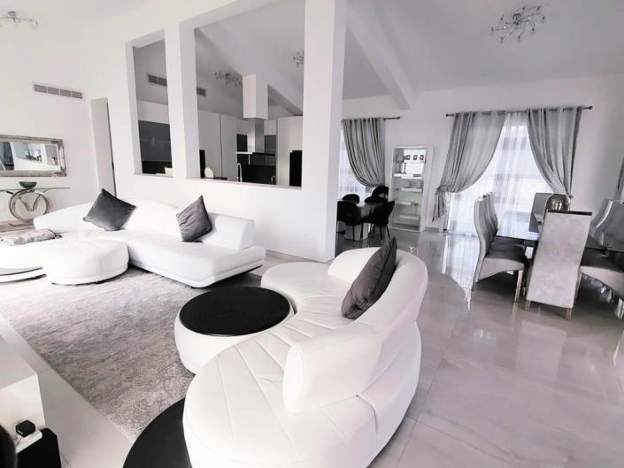 Image No.5-4 Bed Villa for sale