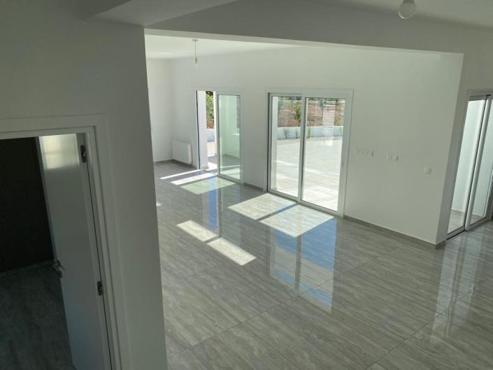 Image No.10-3 Bed Villa for sale