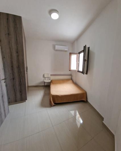 Image No.8-2 Bed House for sale