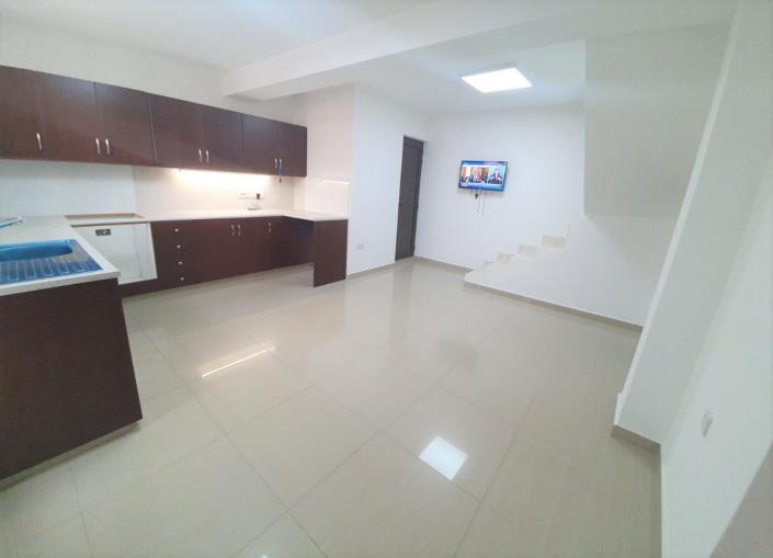 Image No.4-2 Bed House for sale