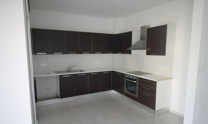 Image No.14-18 Bed Commercial for sale