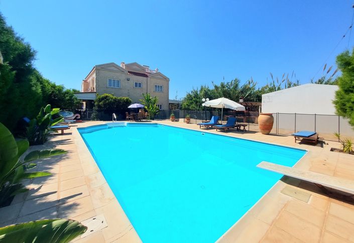 Image No.1-4 Bed Villa for sale