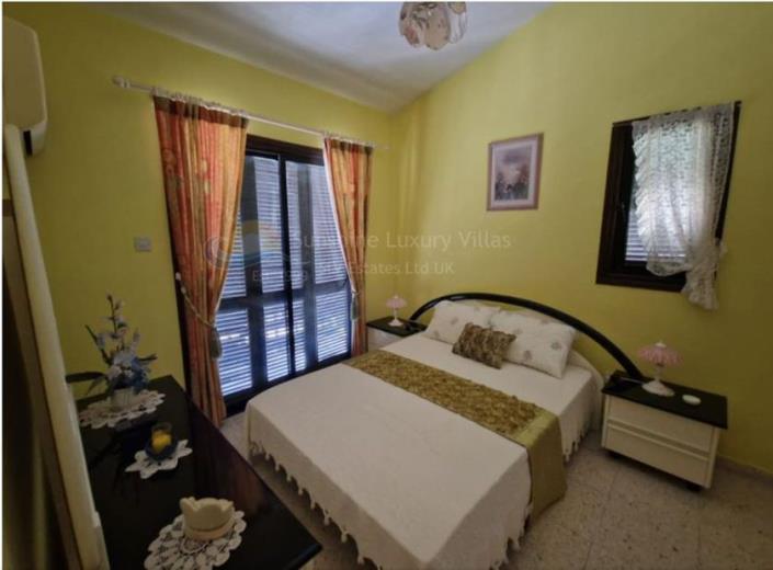 Image No.4-2 Bed House for sale