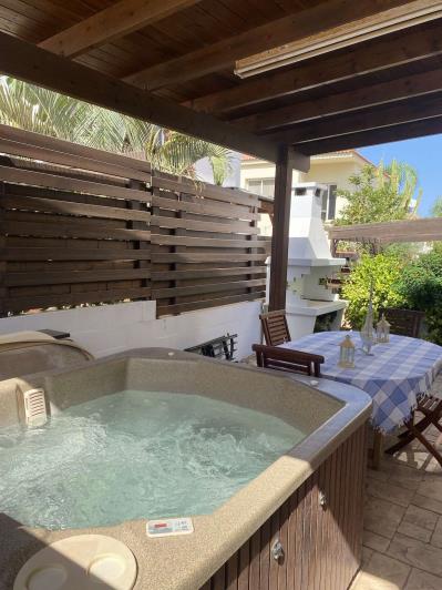 Image No.2-2 Bed House/Villa for sale