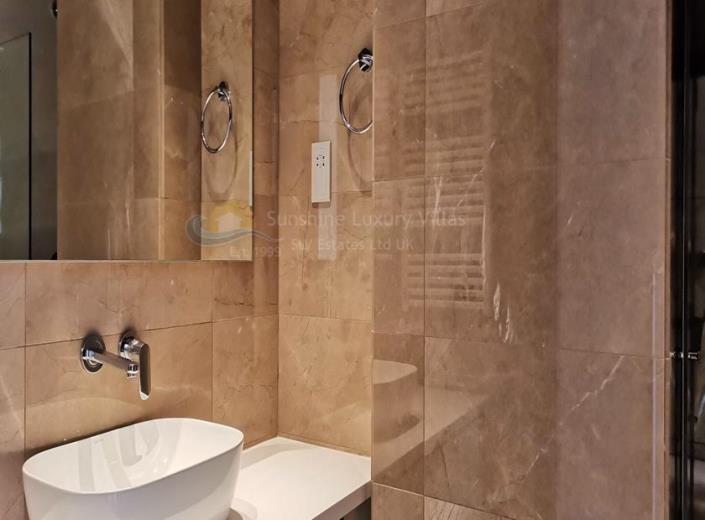 Image No.8-3 Bed Apartment for sale