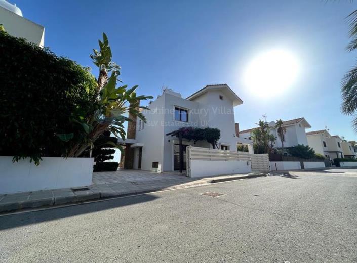 Image No.14-3 Bed Villa for sale