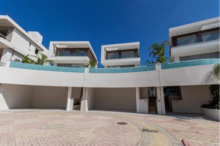 Image No.9-3 Bed Villa for sale