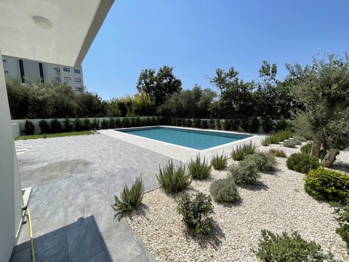 Image No.25-2 Bed Apartment for sale