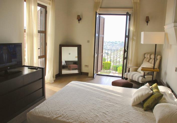 Image No.17-3 Bed Villa for sale