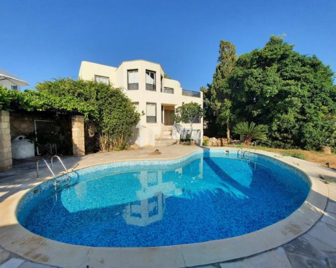 Image No.1-5 Bed Villa for sale
