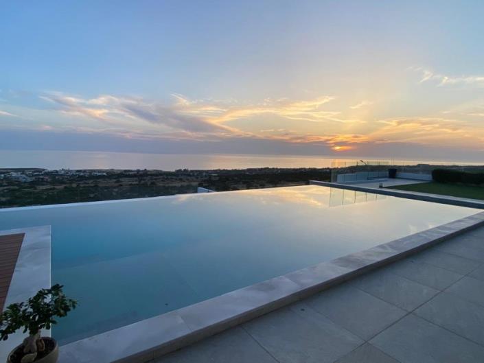 Image No.2-5 Bed Villa for sale