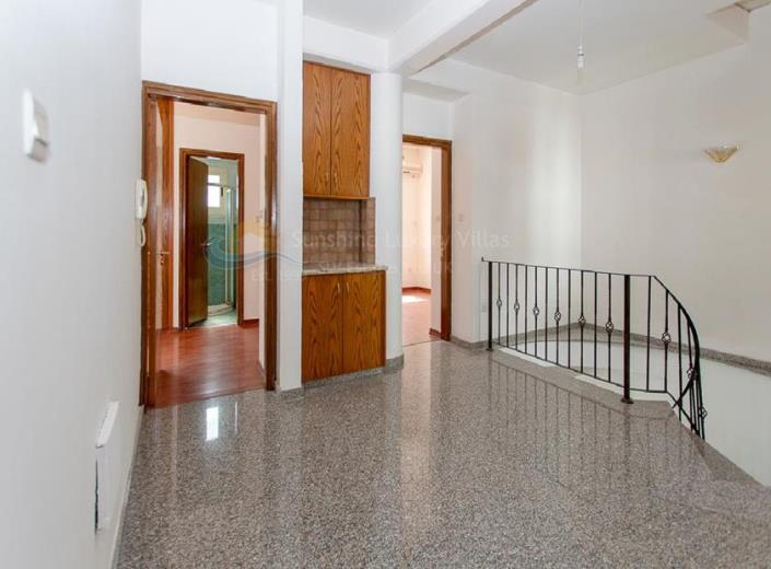 Image No.6-8 Bed Commercial for sale