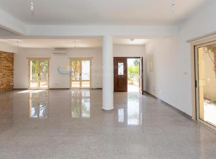 Image No.9-8 Bed Commercial for sale