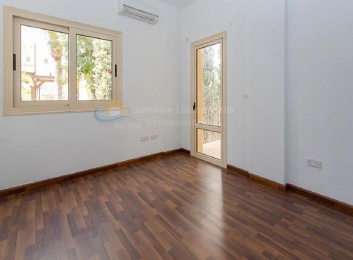 Image No.13-8 Bed Commercial for sale