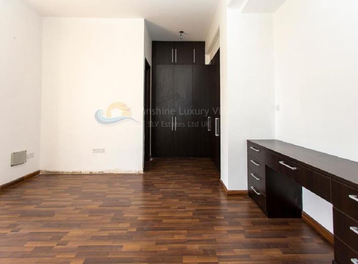 Image No.16-8 Bed Commercial for sale