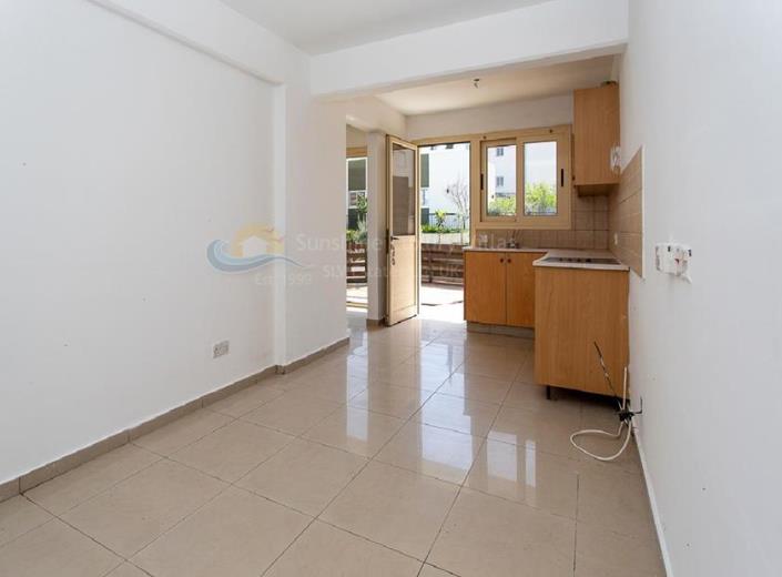 Image No.18-8 Bed Commercial for sale