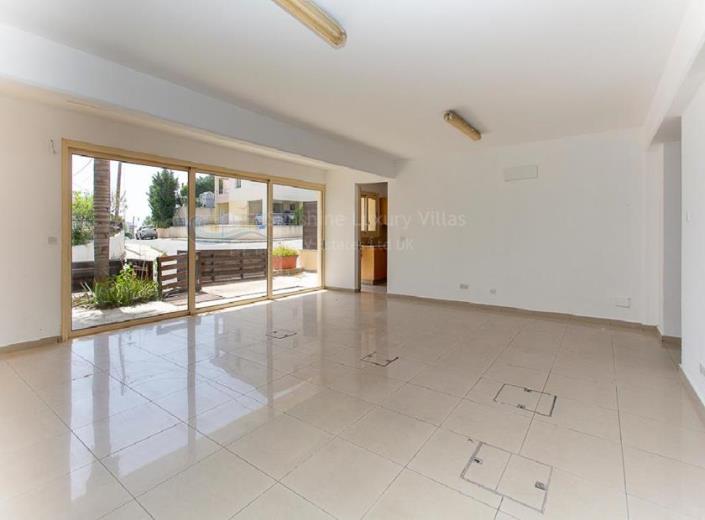 Image No.19-8 Bed Commercial for sale