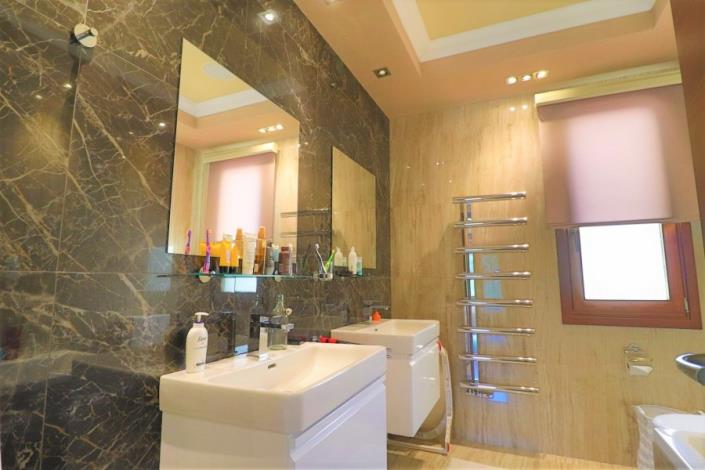 Image No.12-4 Bed Villa for sale