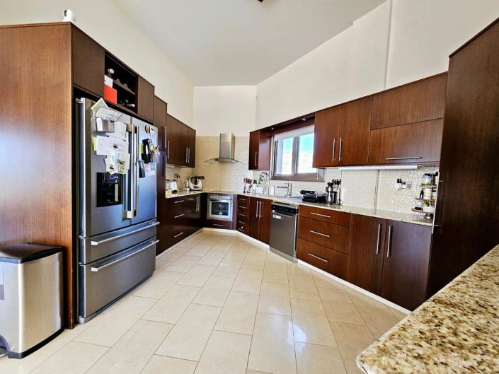 Image No.11-4 Bed Bungalow for sale