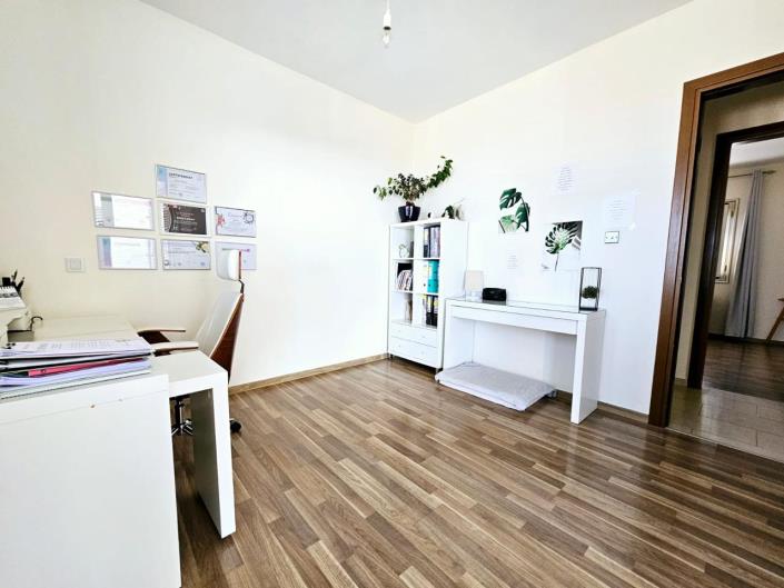 Image No.33-4 Bed Bungalow for sale