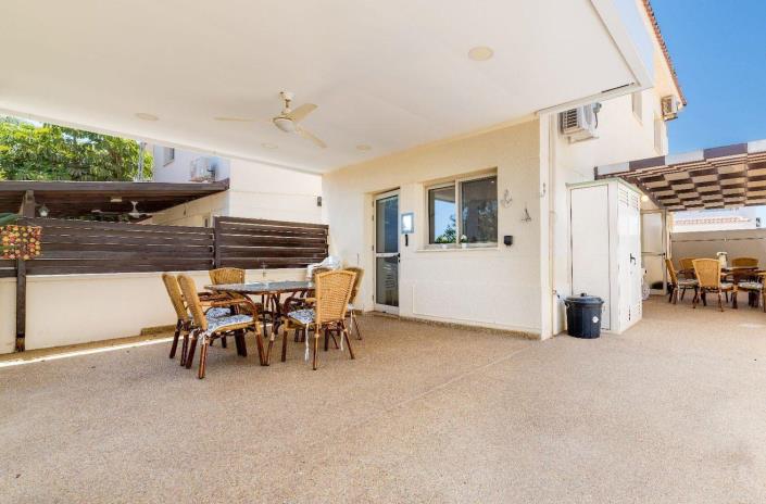 Image No.2-2 Bed Villa for sale