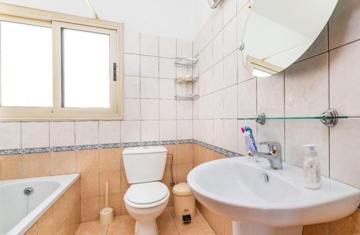 Image No.9-2 Bed Villa for sale