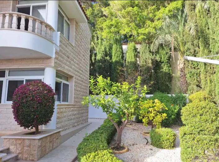 Image No.29-4 Bed Villa for sale